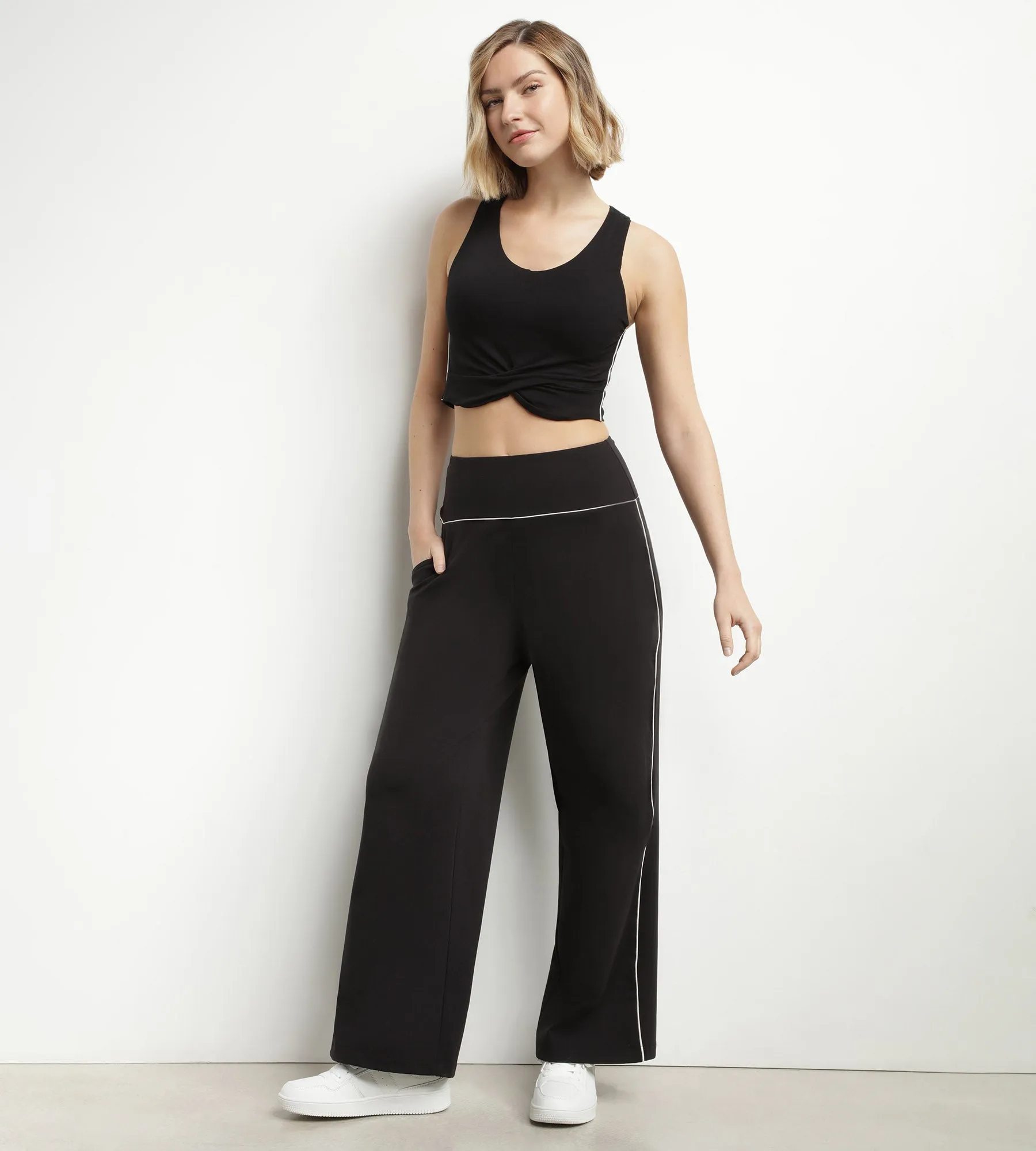 Débardeur de sport femme en viscose noire avec brassière Dim Move