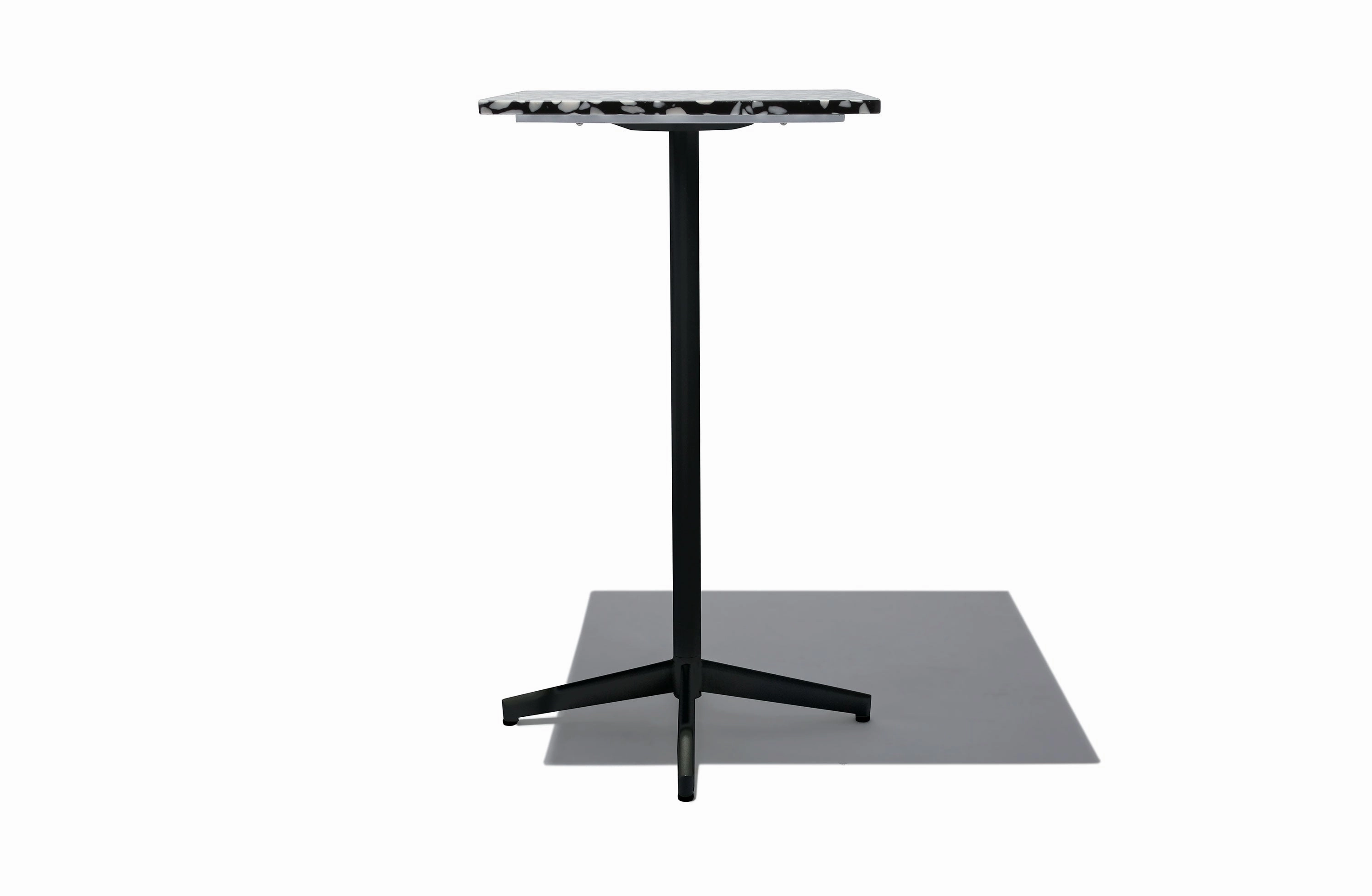 Quadrata Bar Table