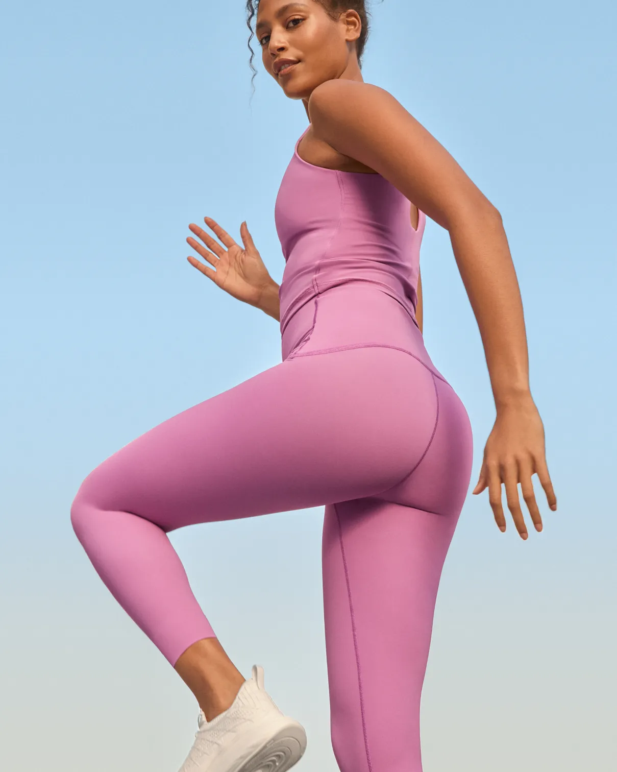 SPANXshape™ Booty Boost® 7/8 Leggings