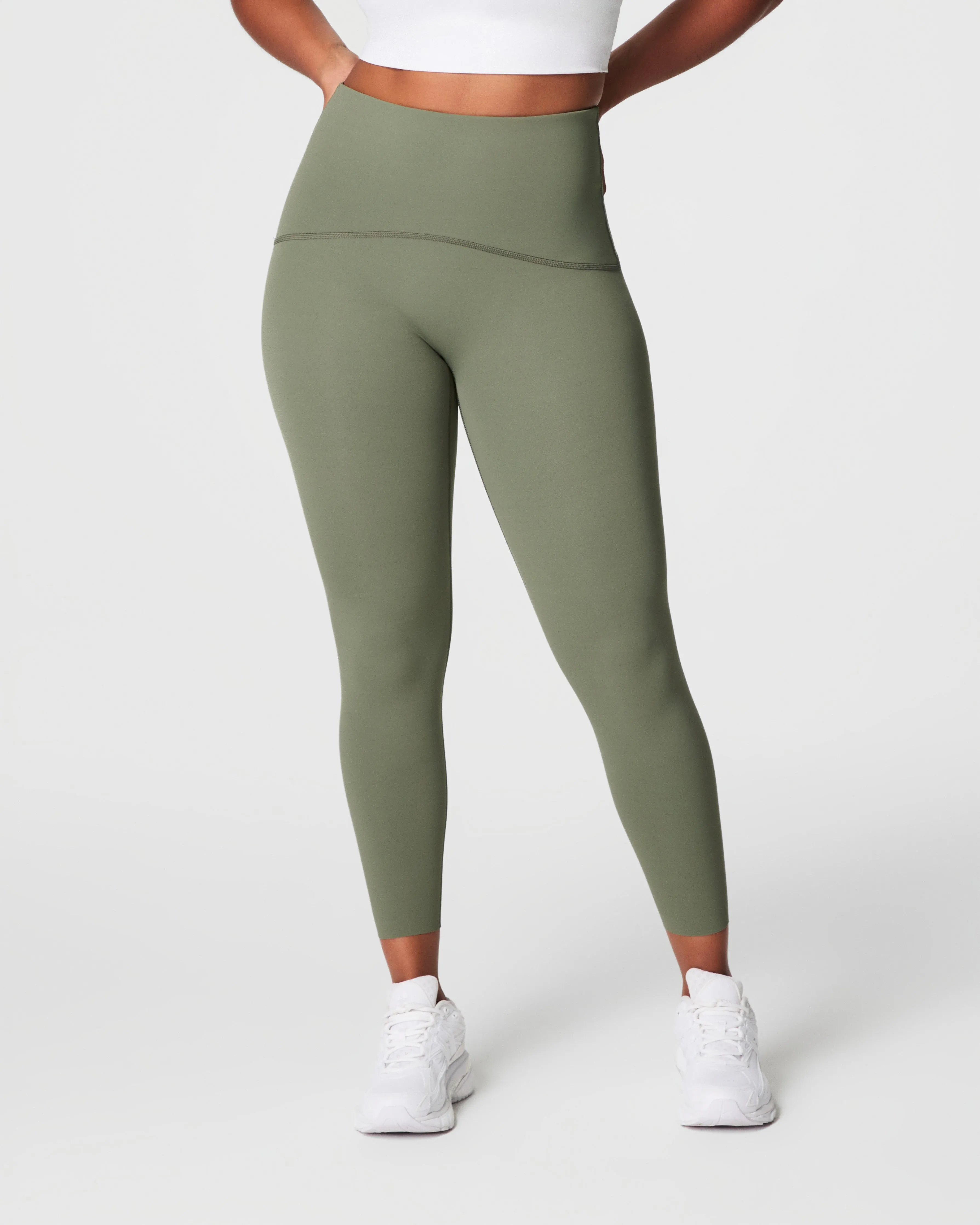 SPANXshape™ Booty Boost® 7/8 Leggings