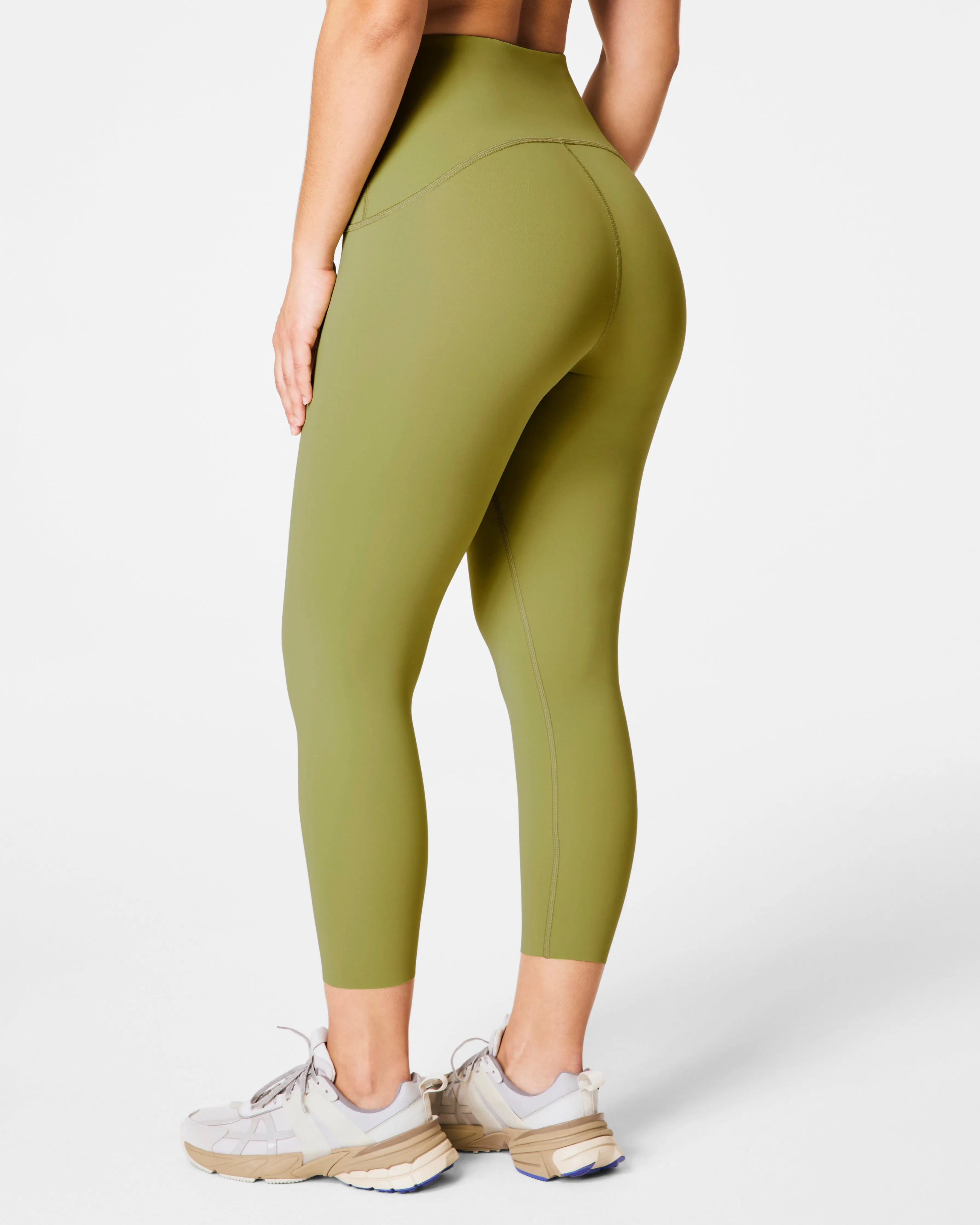 SPANXshape™ Booty Boost® 7/8 Leggings