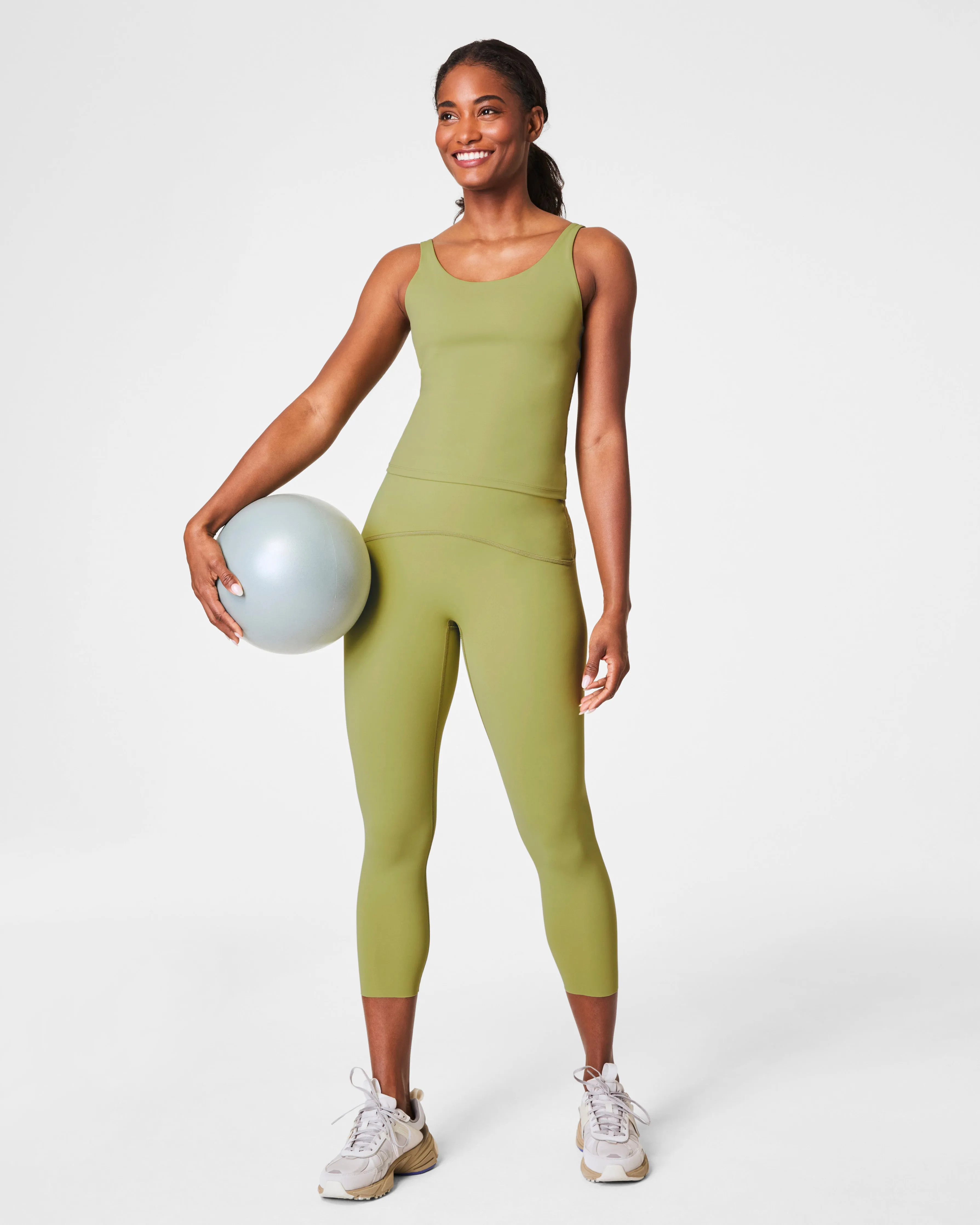 SPANXshape™ Booty Boost® 7/8 Leggings
