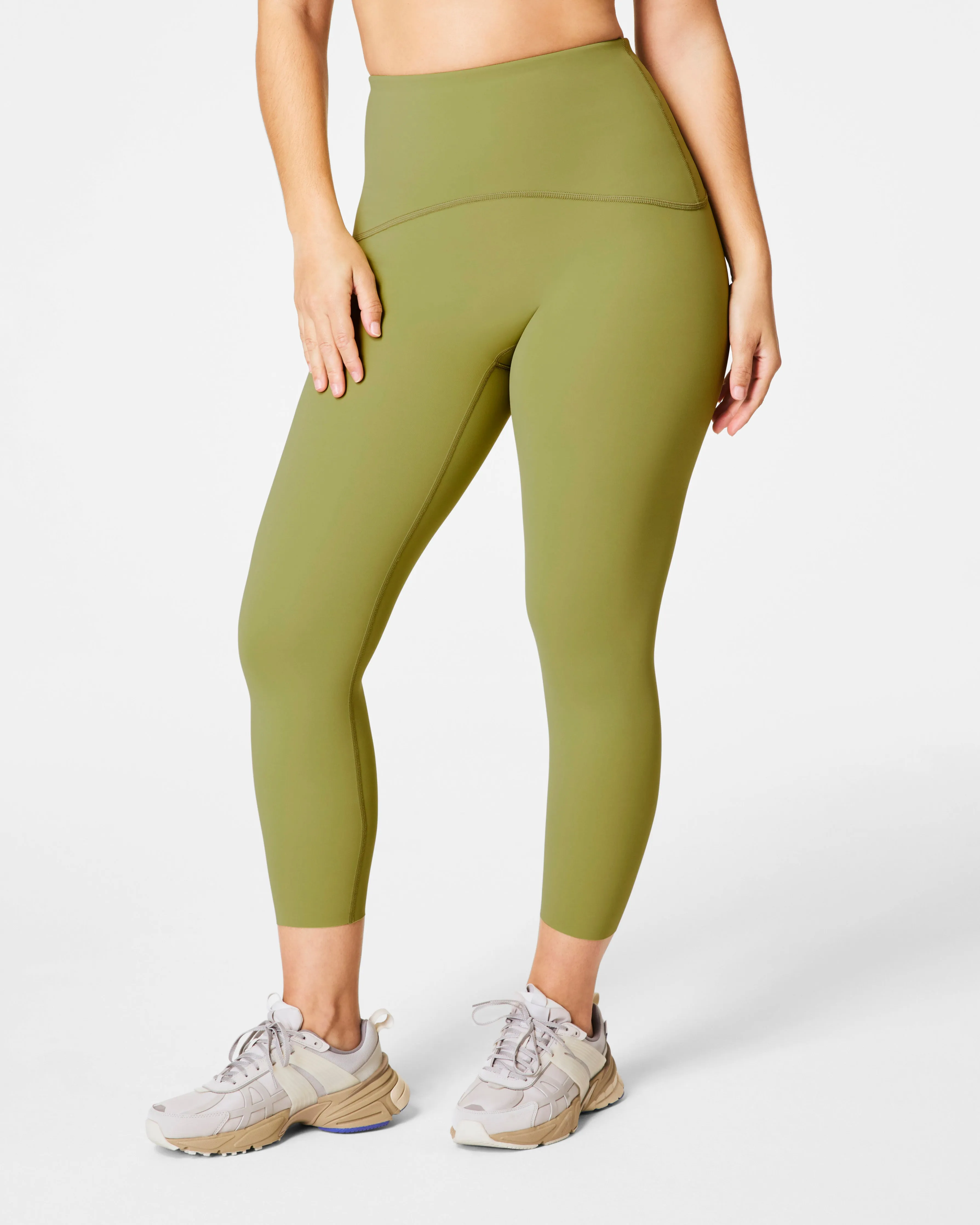 SPANXshape™ Booty Boost® 7/8 Leggings