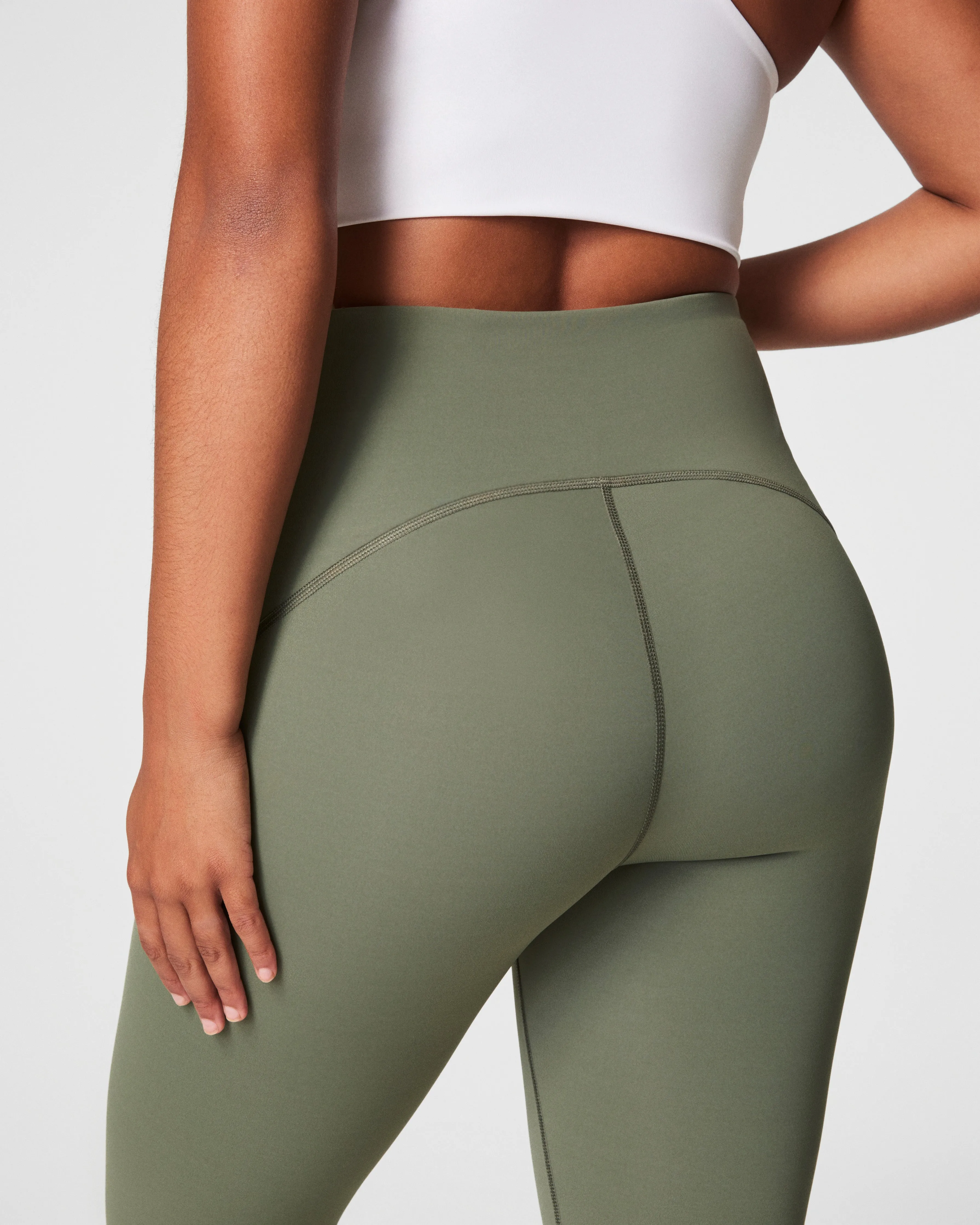 SPANXshape™ Booty Boost® 7/8 Leggings