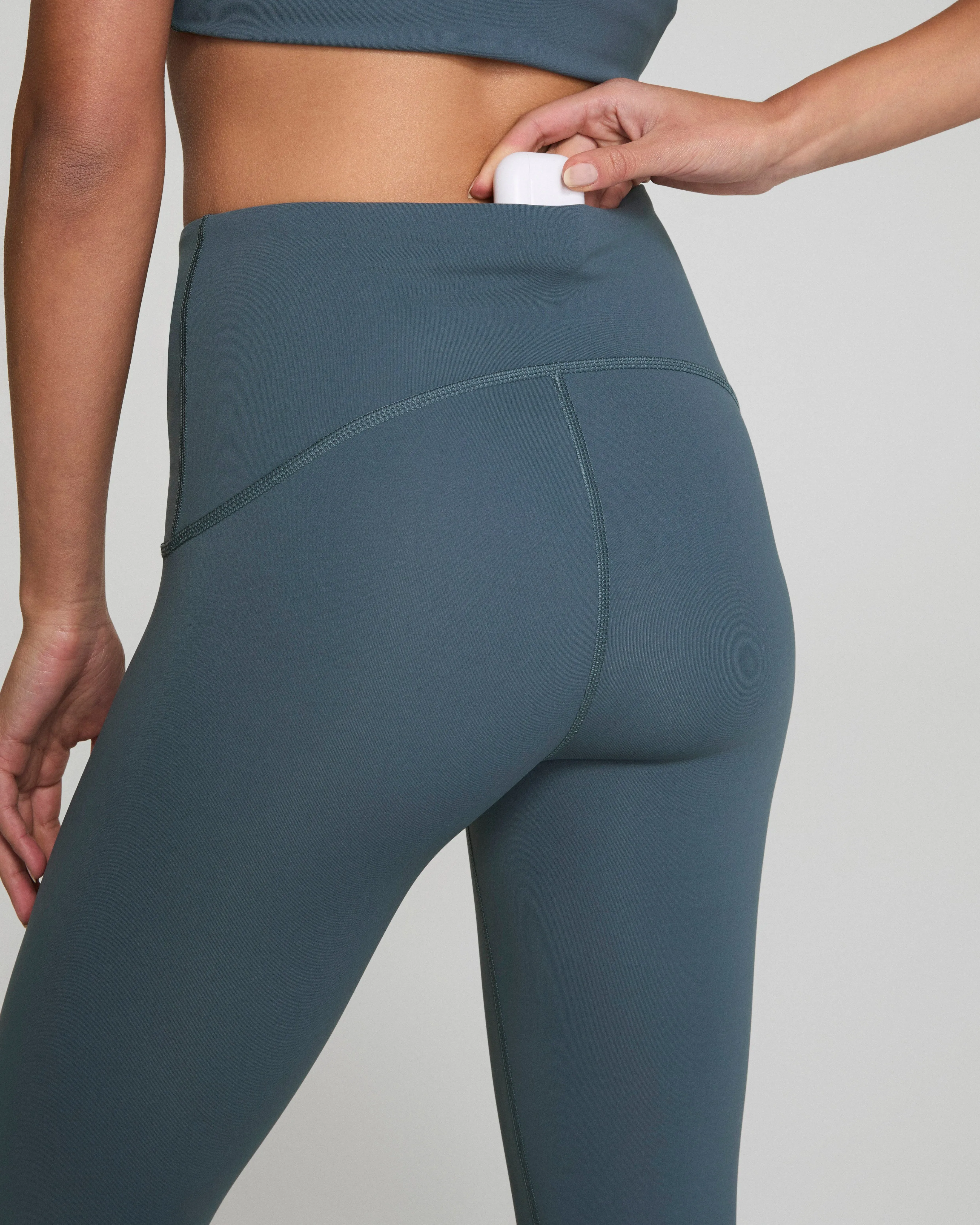 SPANXshape™ Booty Boost® 7/8 Leggings