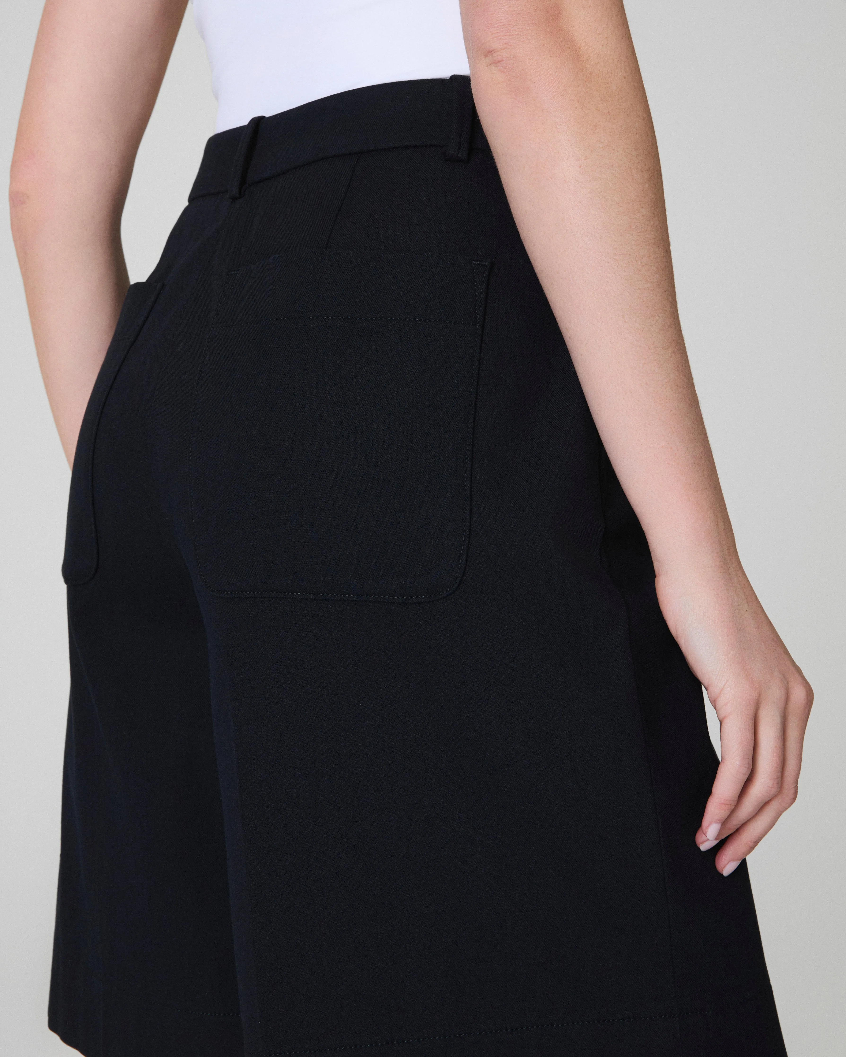 SPANXsupersmooth™ Stretch Twill Short, 9"