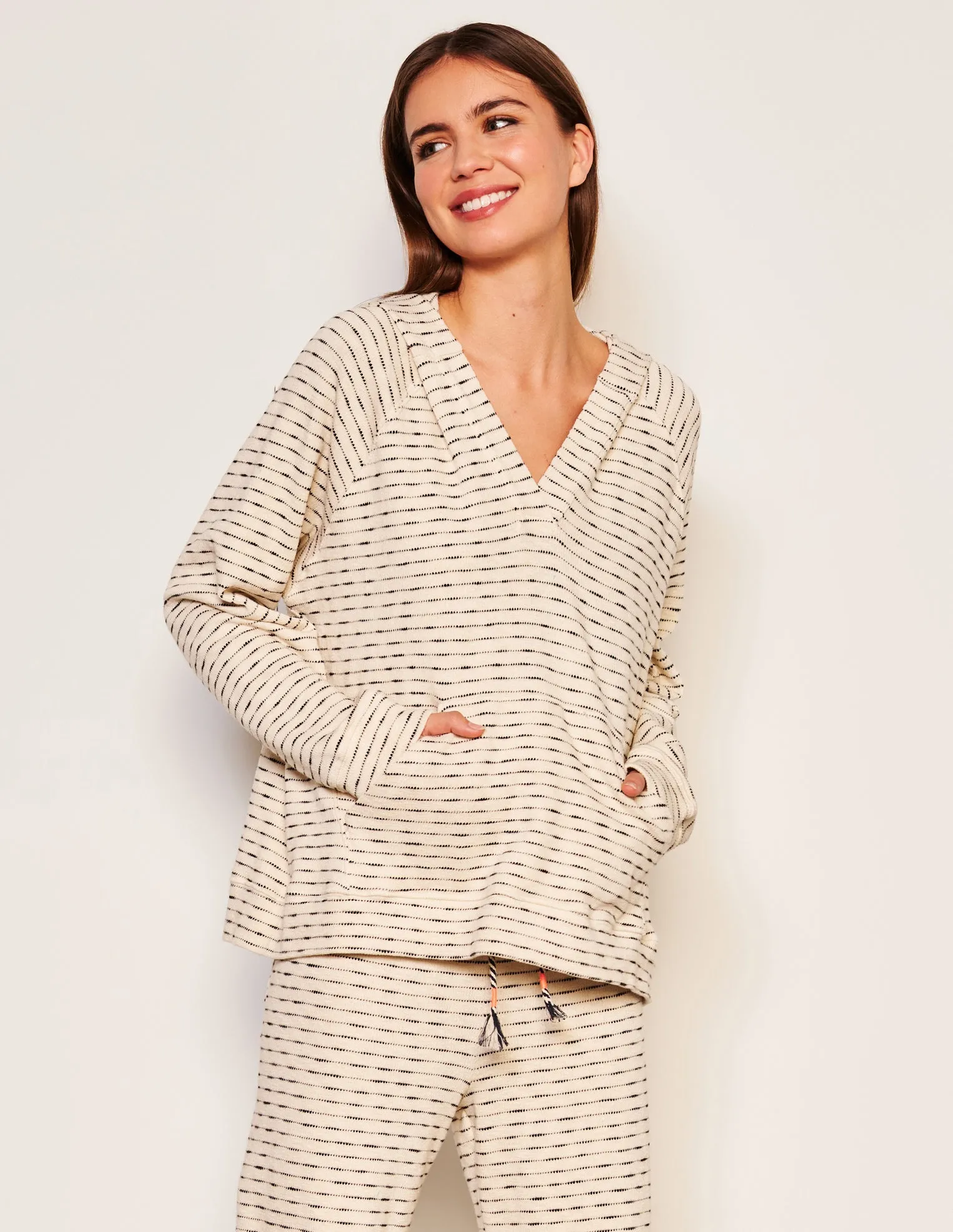 Sundry Pullover Hoodie in Oyster