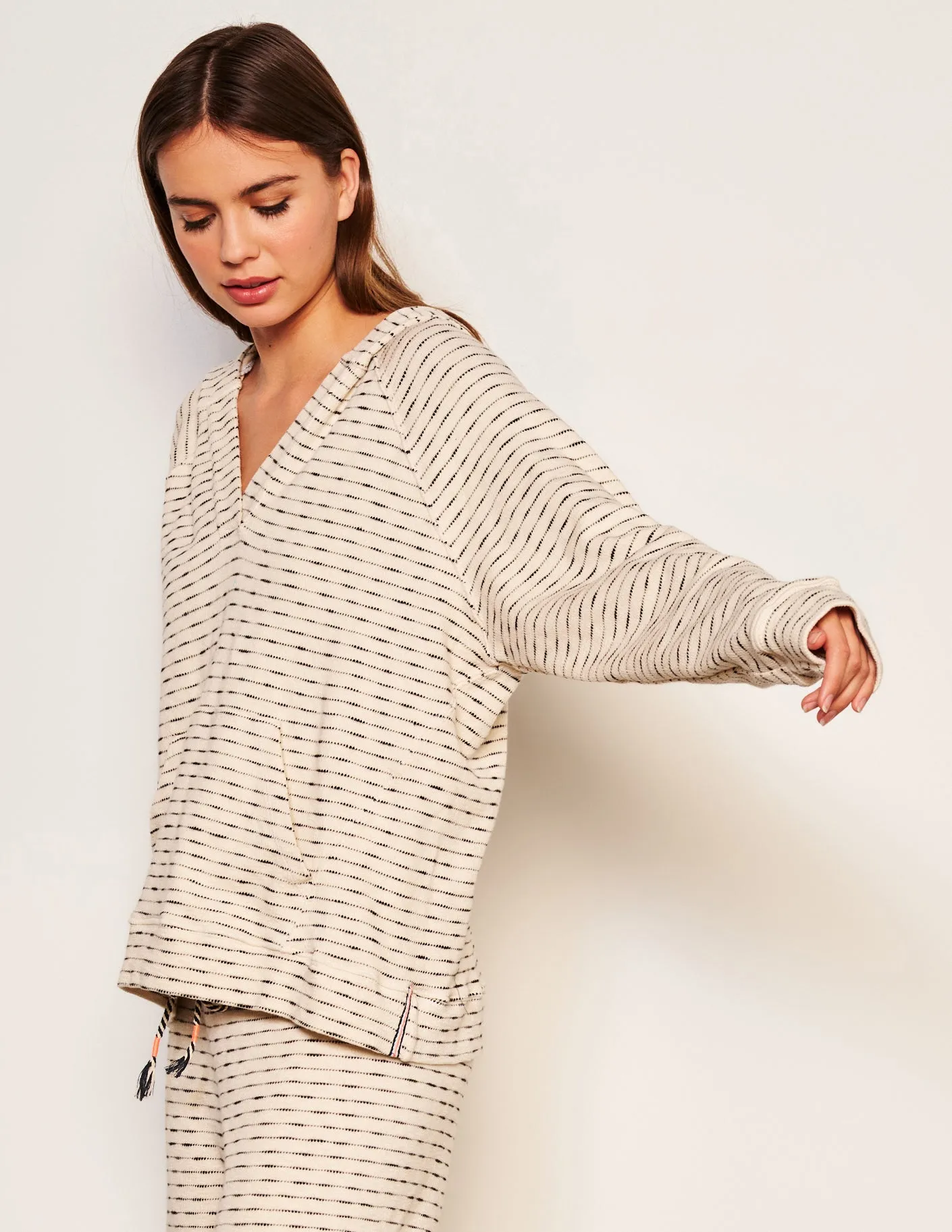 Sundry Pullover Hoodie in Oyster